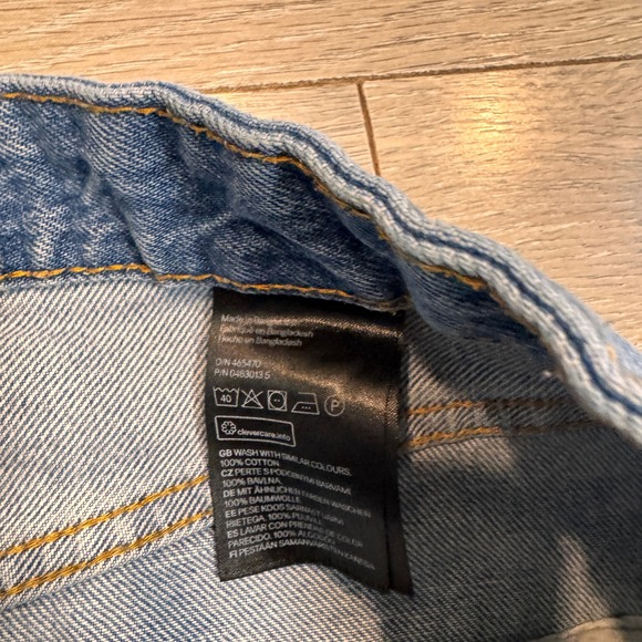 H&M Distressed‎ Denim Mini Skirt Raw Hem Blue Size 10 Casual Summer Festival - Picture 4 of 4